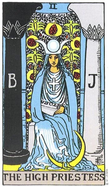 The High Priestess — guardian of what lies between past and future